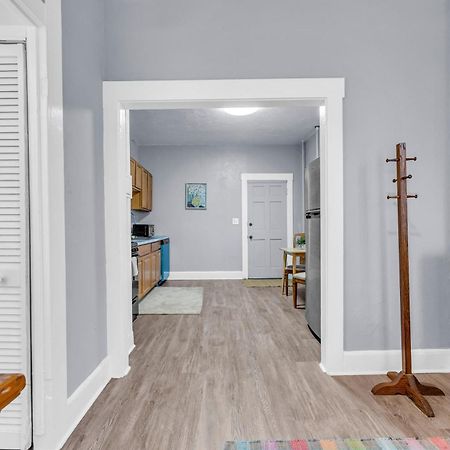 Historic Cozy Haven In Little Italy Apartment คลีฟแลนด์ ภายนอก รูปภาพ