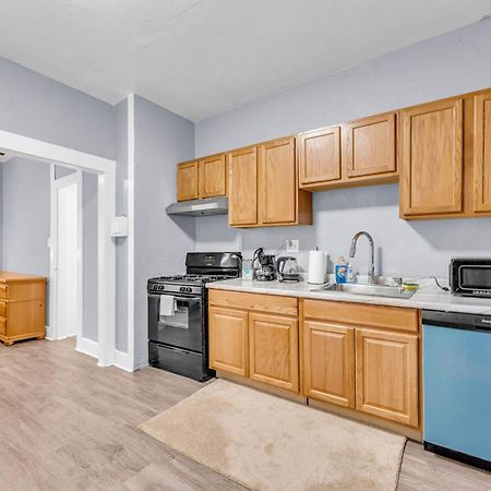 Historic Cozy Haven In Little Italy Apartment คลีฟแลนด์ ภายนอก รูปภาพ