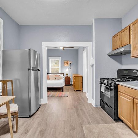 Historic Cozy Haven In Little Italy Apartment คลีฟแลนด์ ภายนอก รูปภาพ